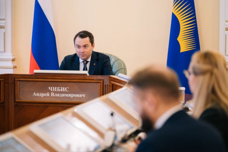 Андрей Чибис: «На совещании под руководством Президента РФ Владимира Путина обсуждалась необходимость запуска комплексного проекта развития Арктики и Северного морского пути»