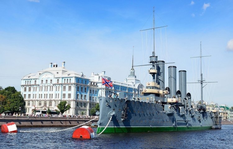 124 года со дня спуска на воду легендарного крейсера «Аврора»
