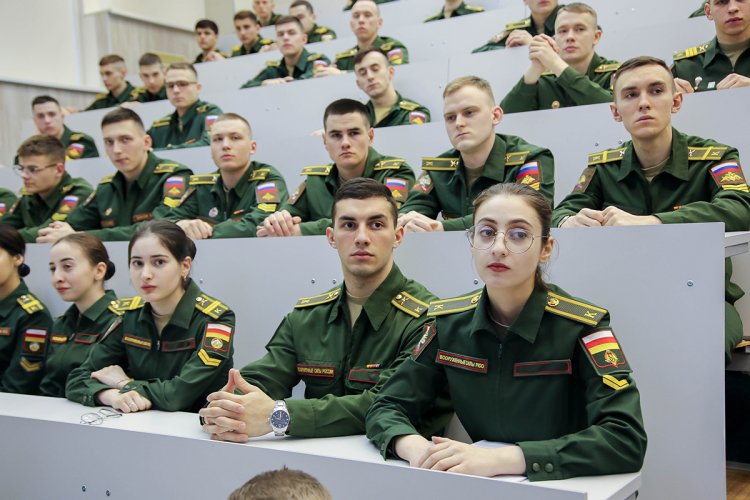 Кому положены льготы при поступлении в военные вузы? Подробно о порядке получения справок