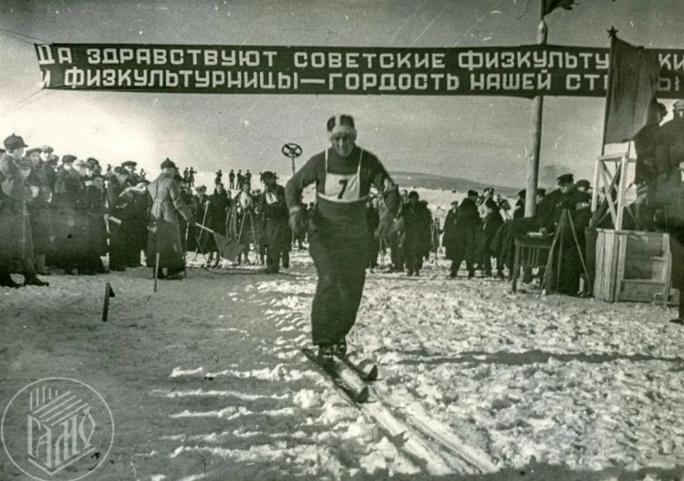 Государственный архив приглашает на онлайн-выставку об истории Праздника Севера