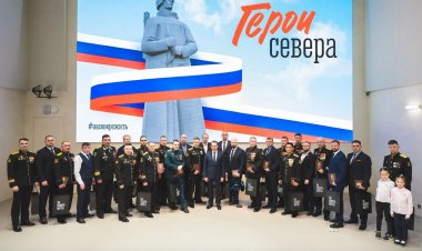 Андрей Чибис вручил дипломы выпускникам образовательного этапа региональной кадровой программы «Герои Севера»