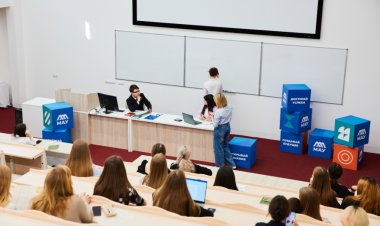 Губернатор Андрей Чибис предложил новую меру поддержки для выпускников-стобалльников