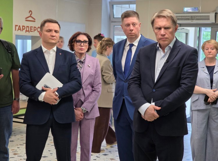 Министр здравоохранения РФ Михаил Мурашко провел осмотр медицинский учреждениях Заполярья