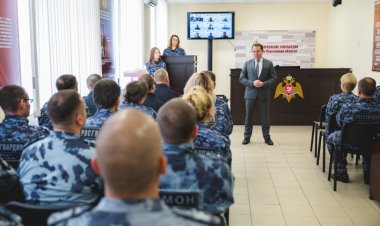 «Ежемесячную выплату от правительства Мурманской области получают 209 сотрудников Росгвардии»: Андрей Чибис принял участие в учебно-методических занятиях коллектива Управления Федеральной службы войск национальной гвардии РФ по Мурманской области